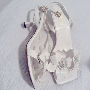 White floral kitten heel size 11